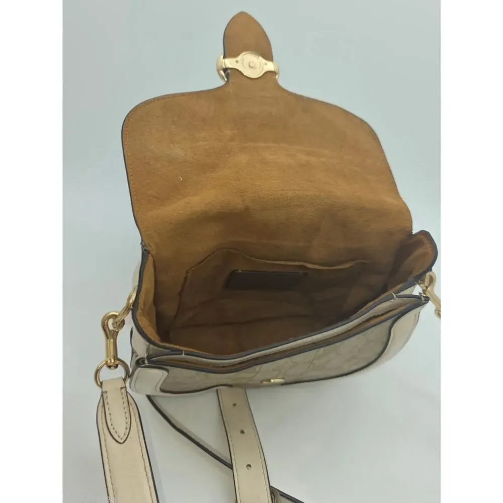 Coach Georgie Saddle Bag – Cream Leather & Signature Canvas, Gold Hardware
